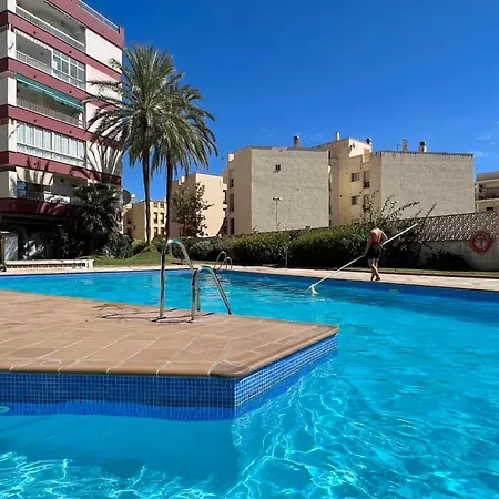 アパート Cozy Modern With Pool In ネルハ